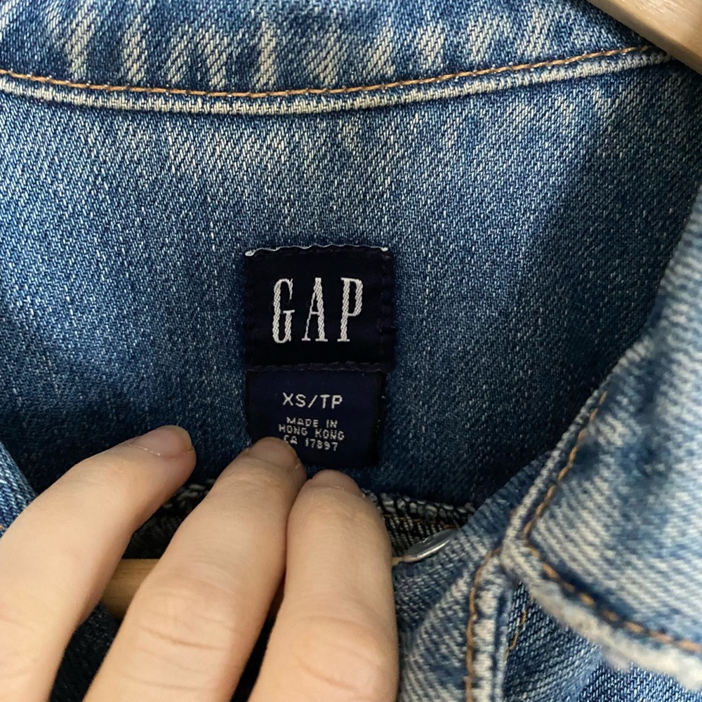 Classic Gap Jean Jacket - XS - Picture 2 of 2
